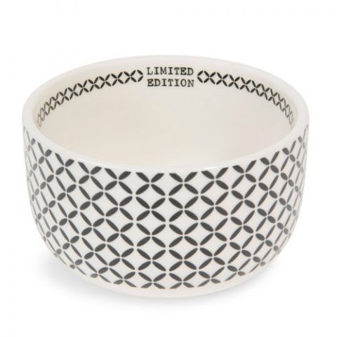 Coppetta in maiolica bianca/nera di Maison du Monde - 3,99 euro