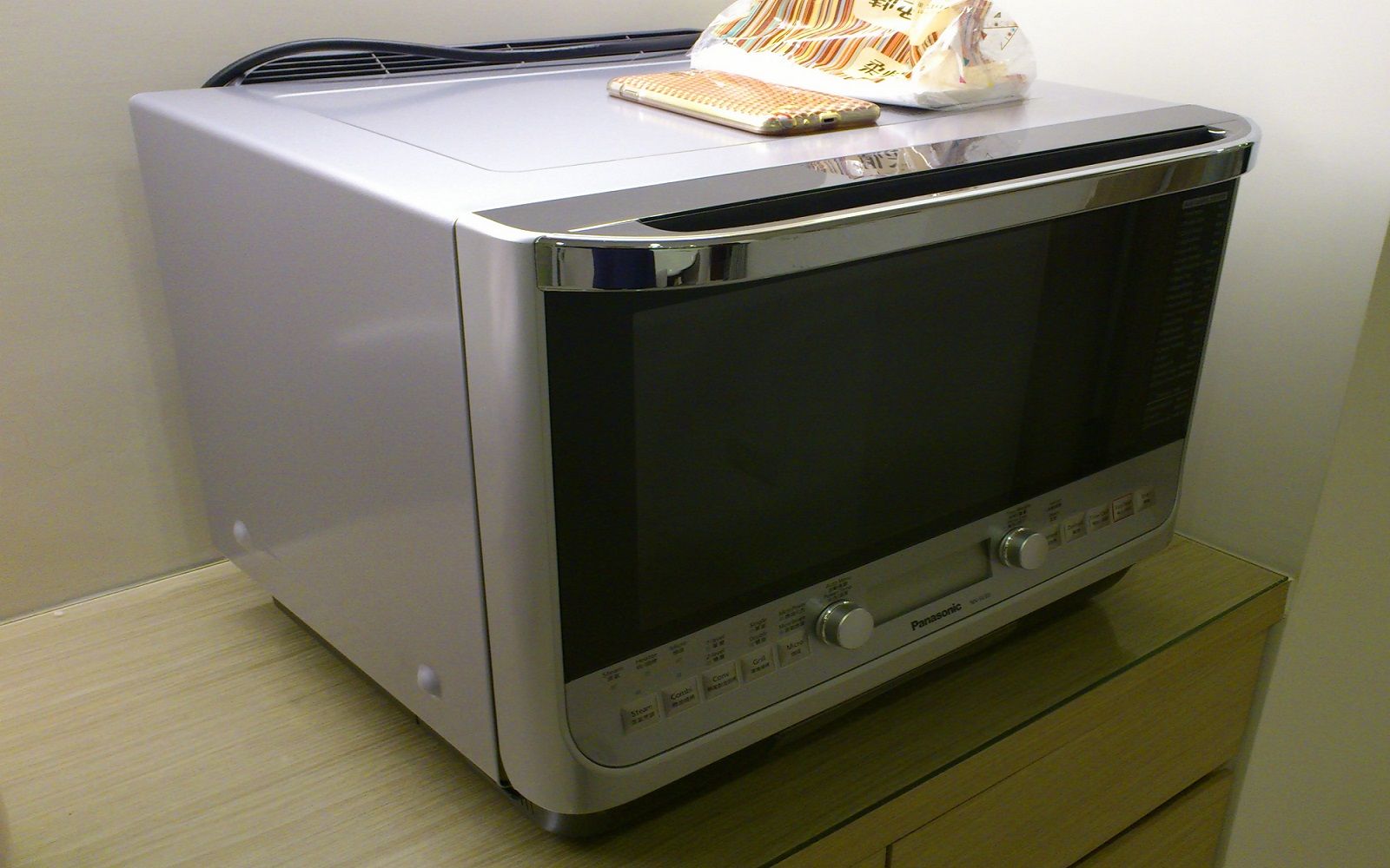 Come pulire il forno a microonde con rimedi naturali