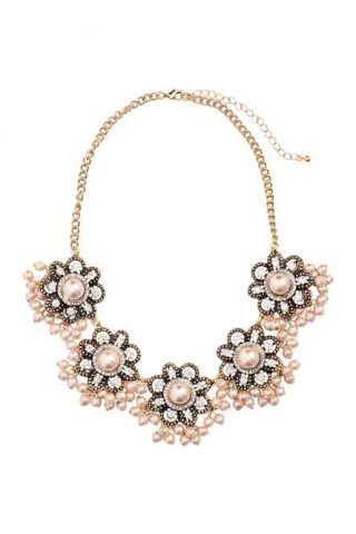 Collana con fiori 19,90