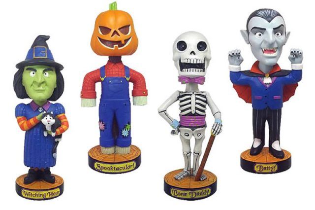 Bobblehead a tema con teschi, Dracula, streghe e zucche