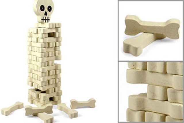 Il jenga a tema Halloween con lo scheletro