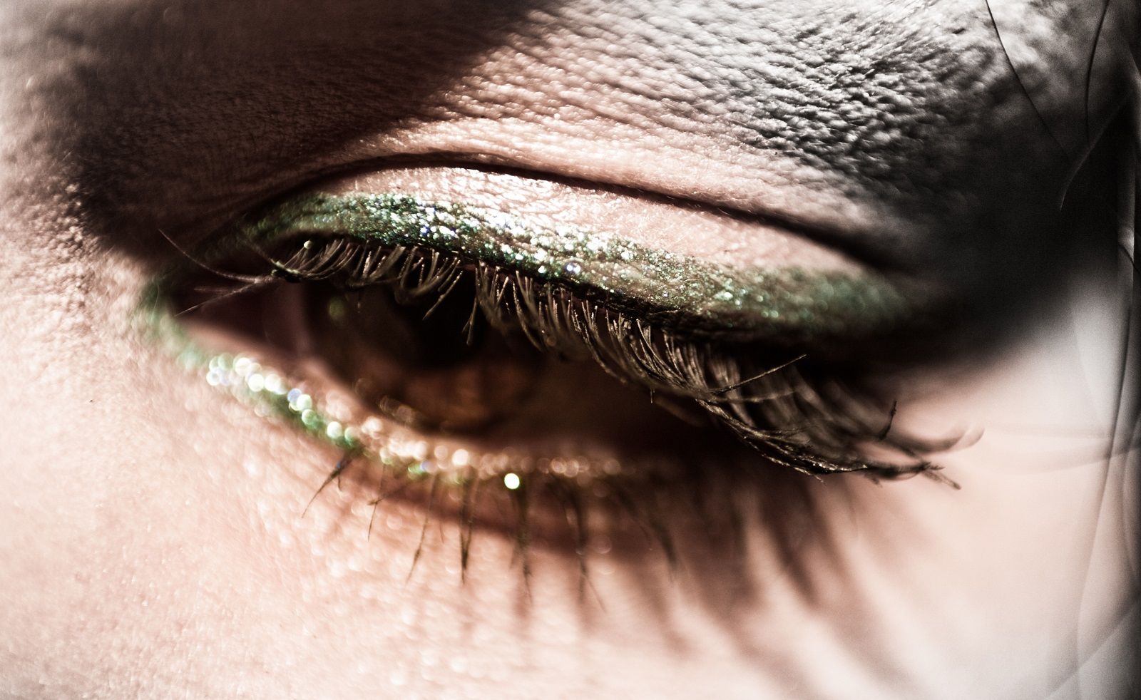 Trucchi per conservare il mascara senza rovinarlo