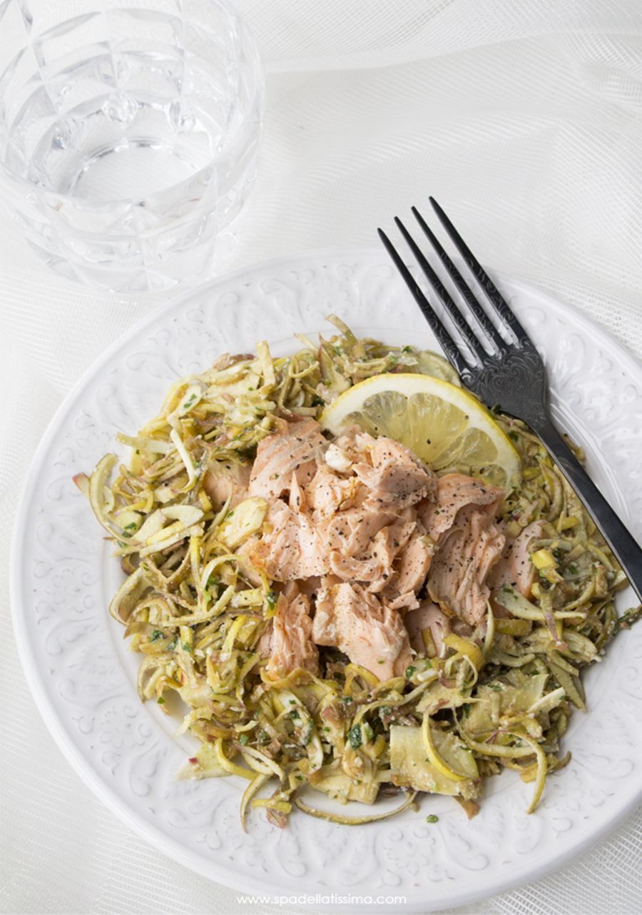 Salmone al cartoccio con insalata di carciofi