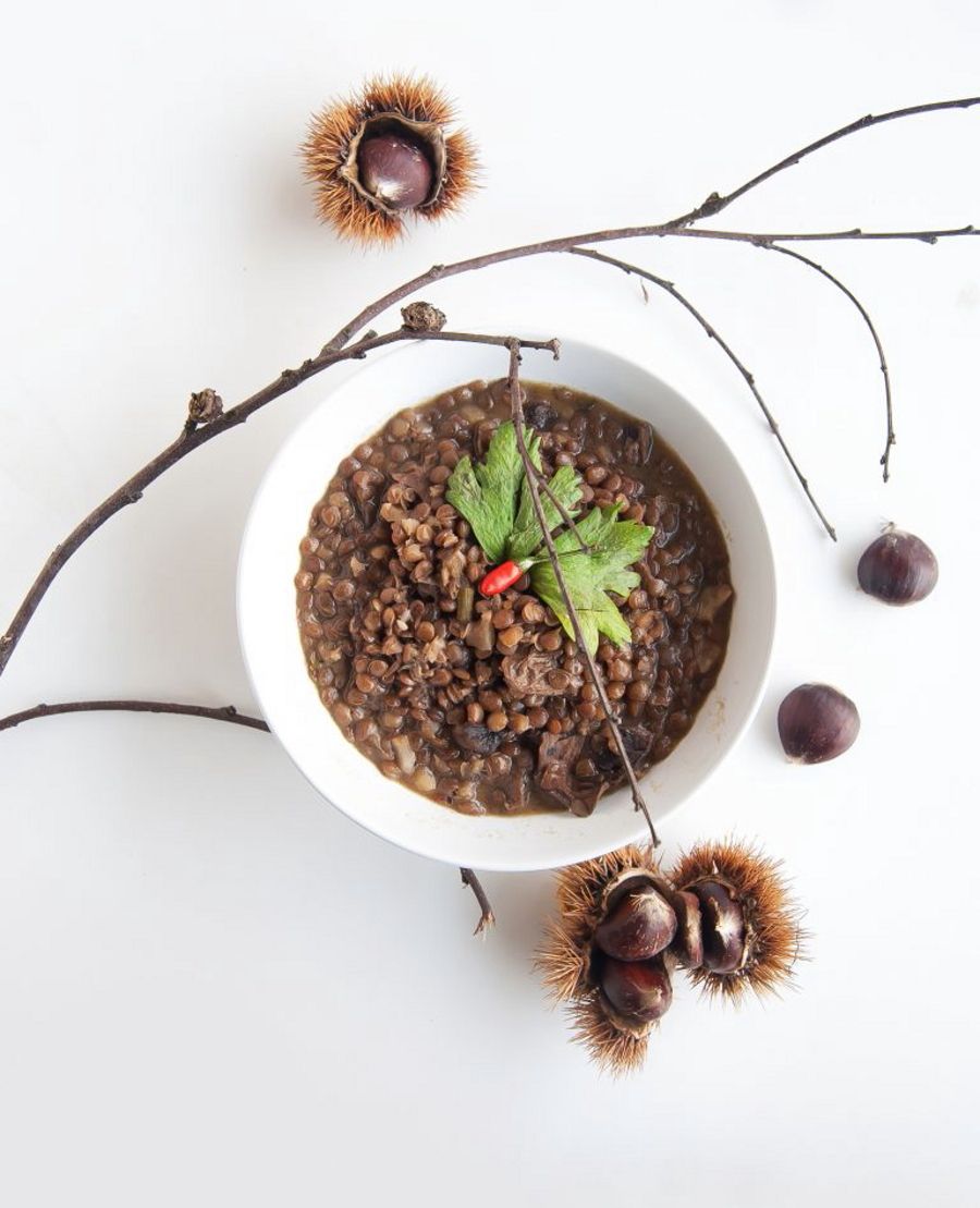 Zuppa di lenticchie con castagne e porcini