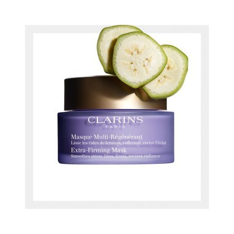 Masque Multi regenerant di Clarins è la prima maschera antietà rilassante per un viso visibilmente più giovane, levigato e radioso in soli 10 minuti.