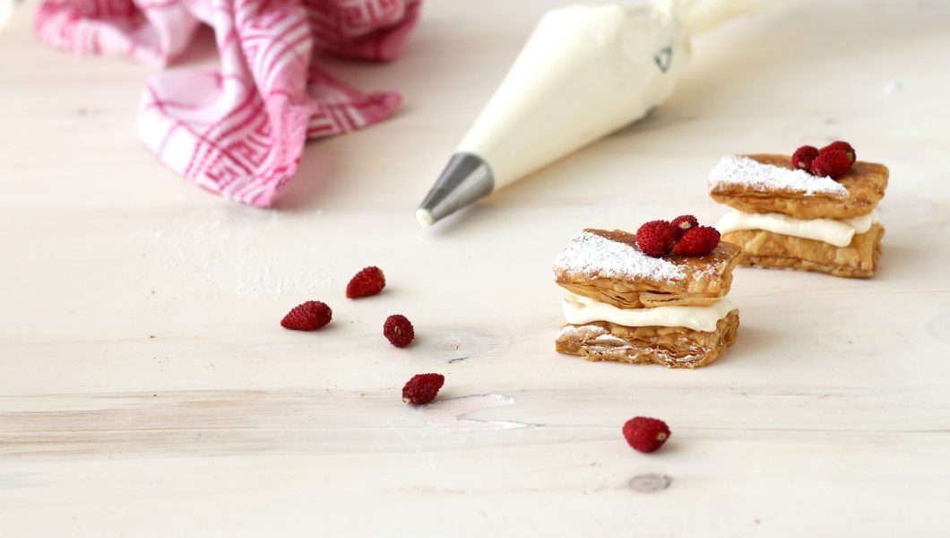 Millefoglie con fragoline di bosco