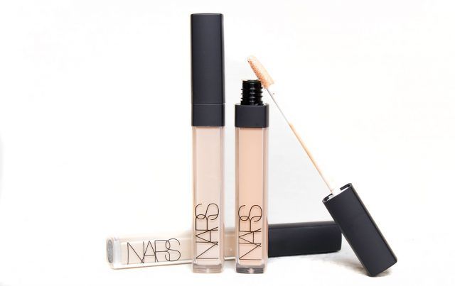 Nars Radiant Creamy Concealer nelle varianti Chantilly - Custard - Ginger fa sparire in un baleno rughe e linee d’espressione.