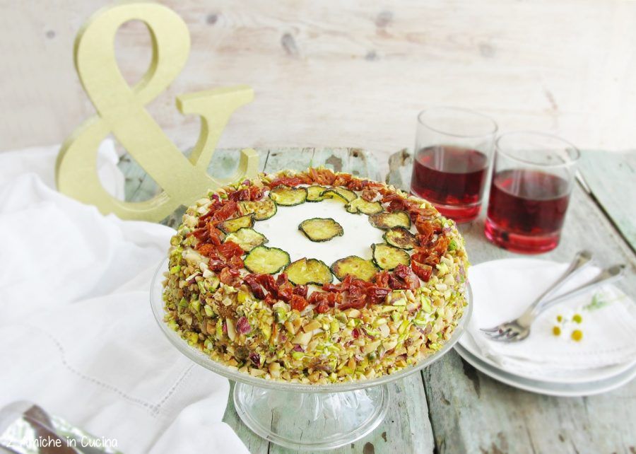 Torta salata con zucchine e pomodorini secchi