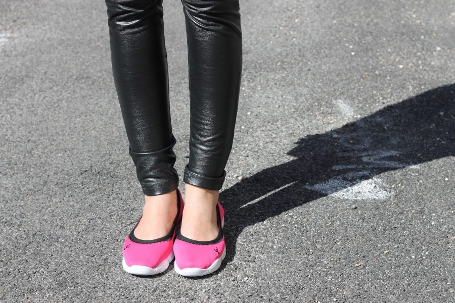 ...volete farmi credere che l'uomo con cui uscite vi piace davvero, con indosso quelle scarpe lì?!