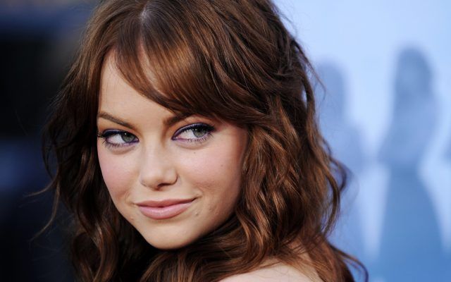 Acne ormonale per Emma Stone.