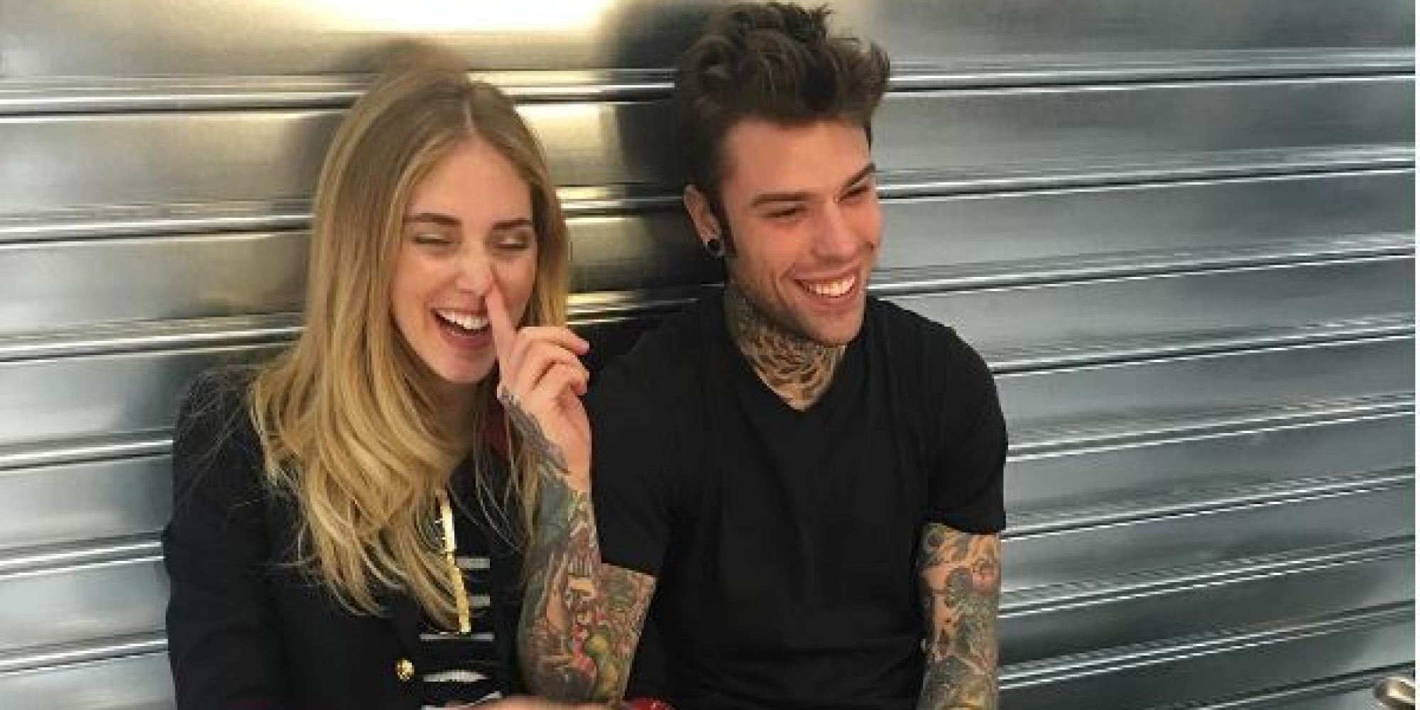 Fedez, ma come ti vesti? E Chiara Ferragni non dice niente?