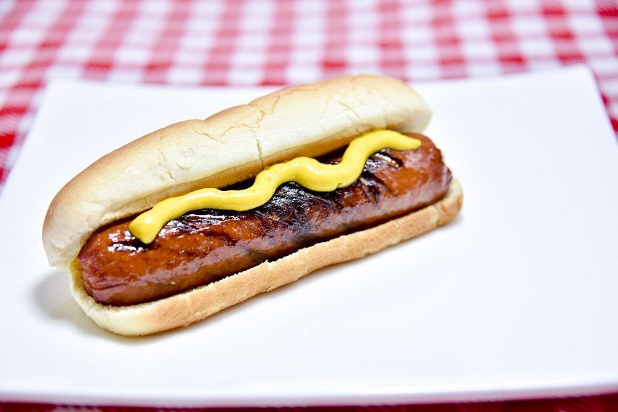 Un gustoso Hot Dog con senape