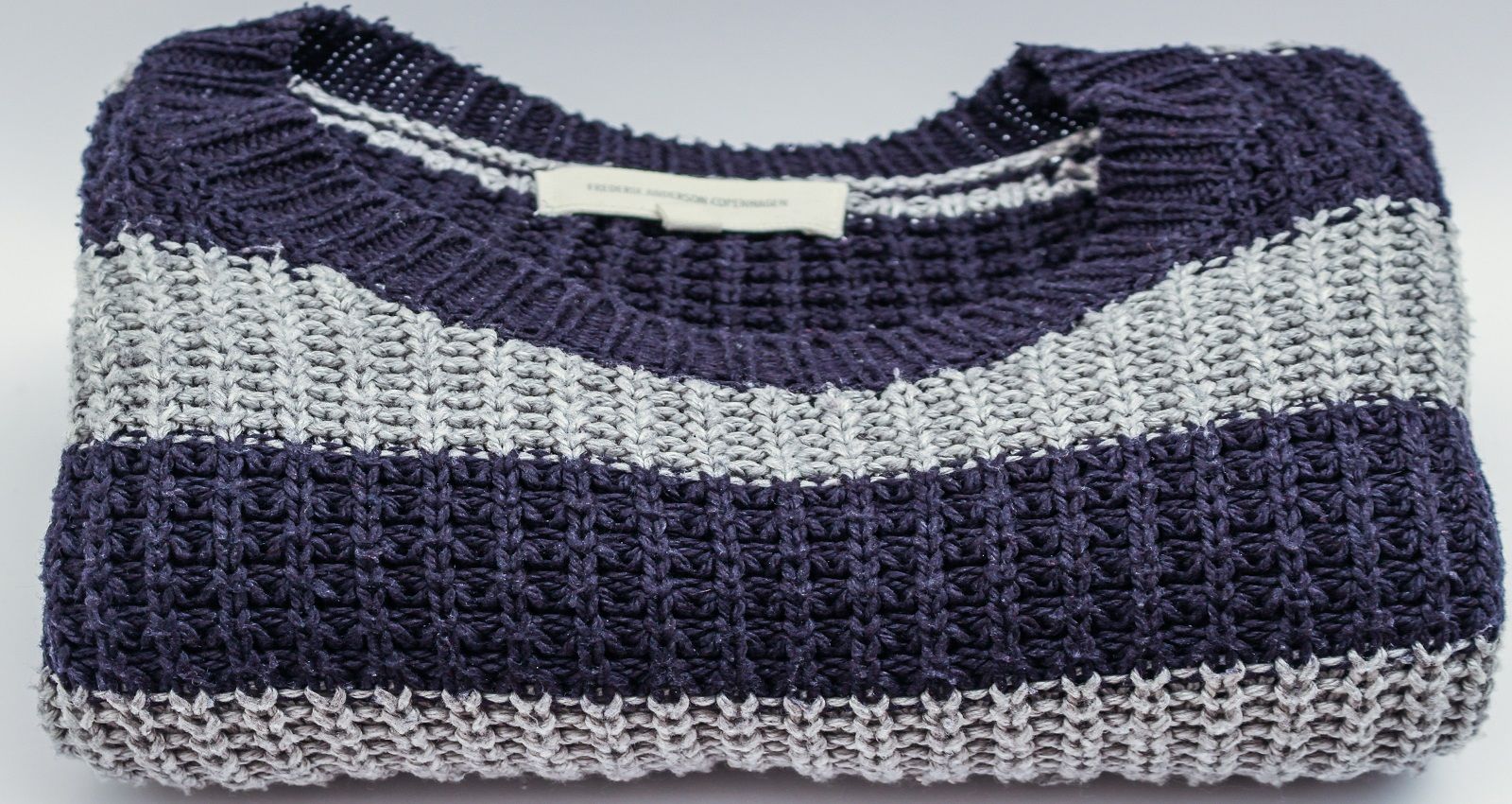 Come fissare i fili tirati delle maglie