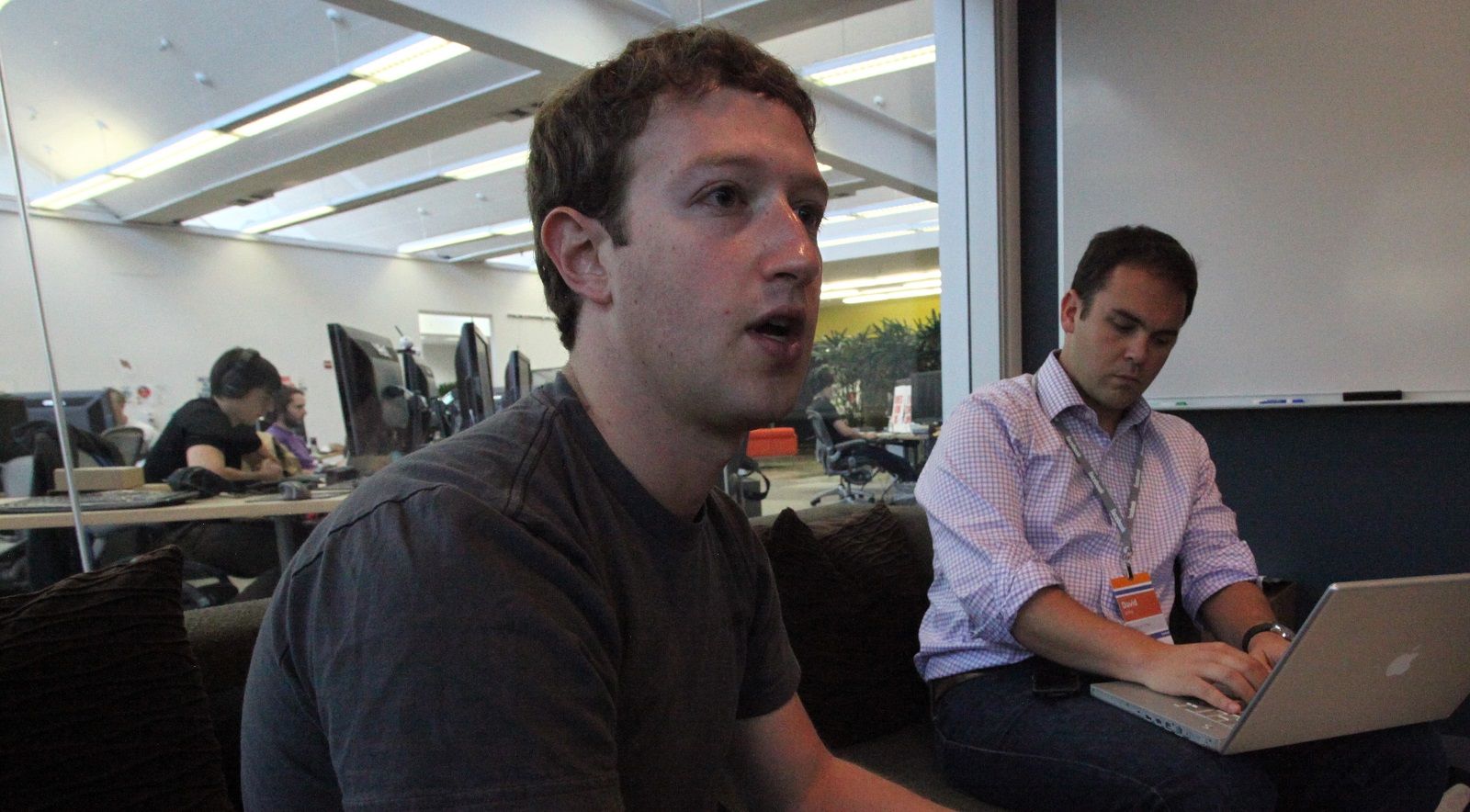 Perché Facebook ci ha detto che Mark Zuckerberg e altri utenti erano morti