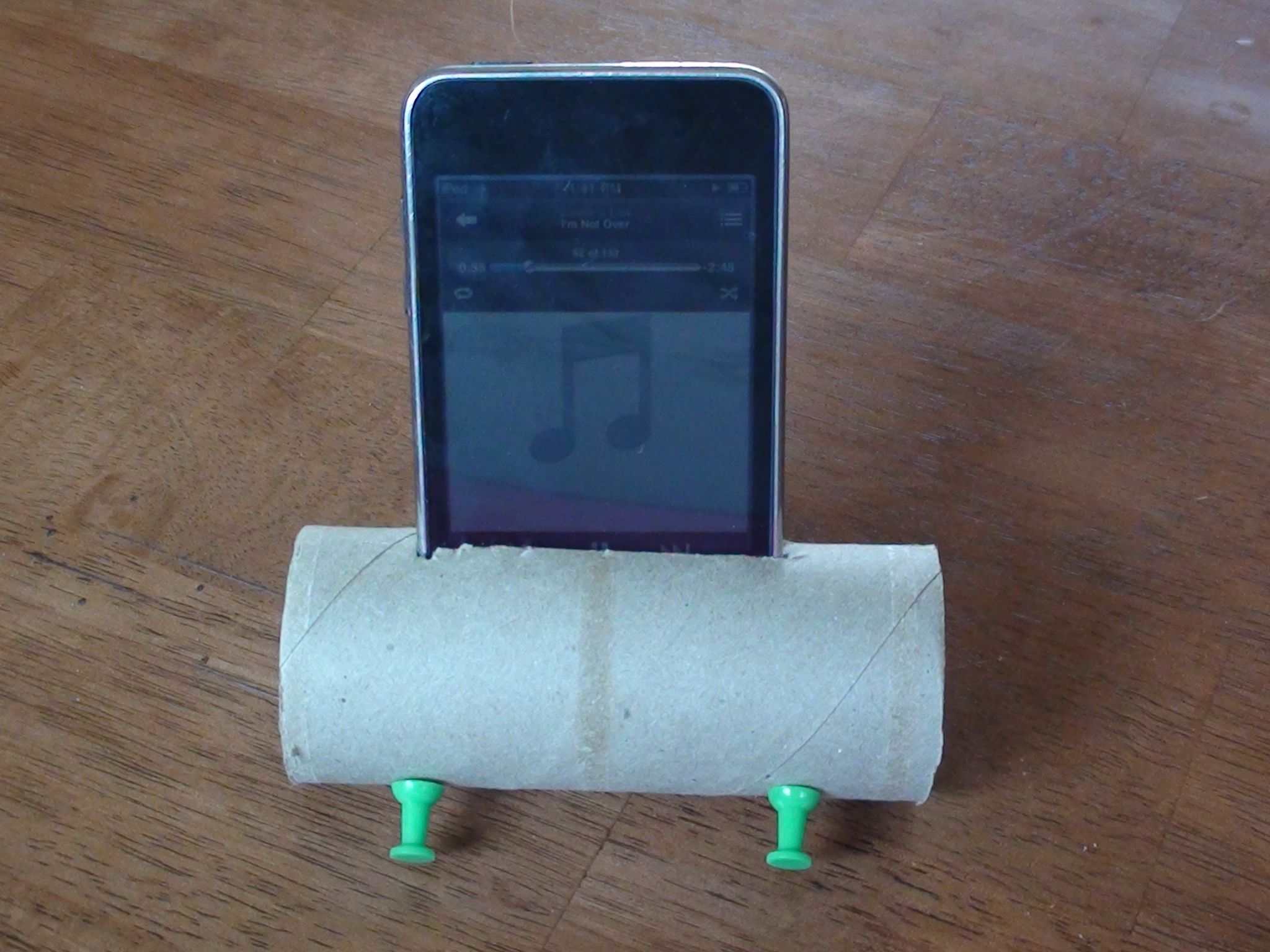 Come creare un altoparlante per smartphone con un rotolo di carta igienica