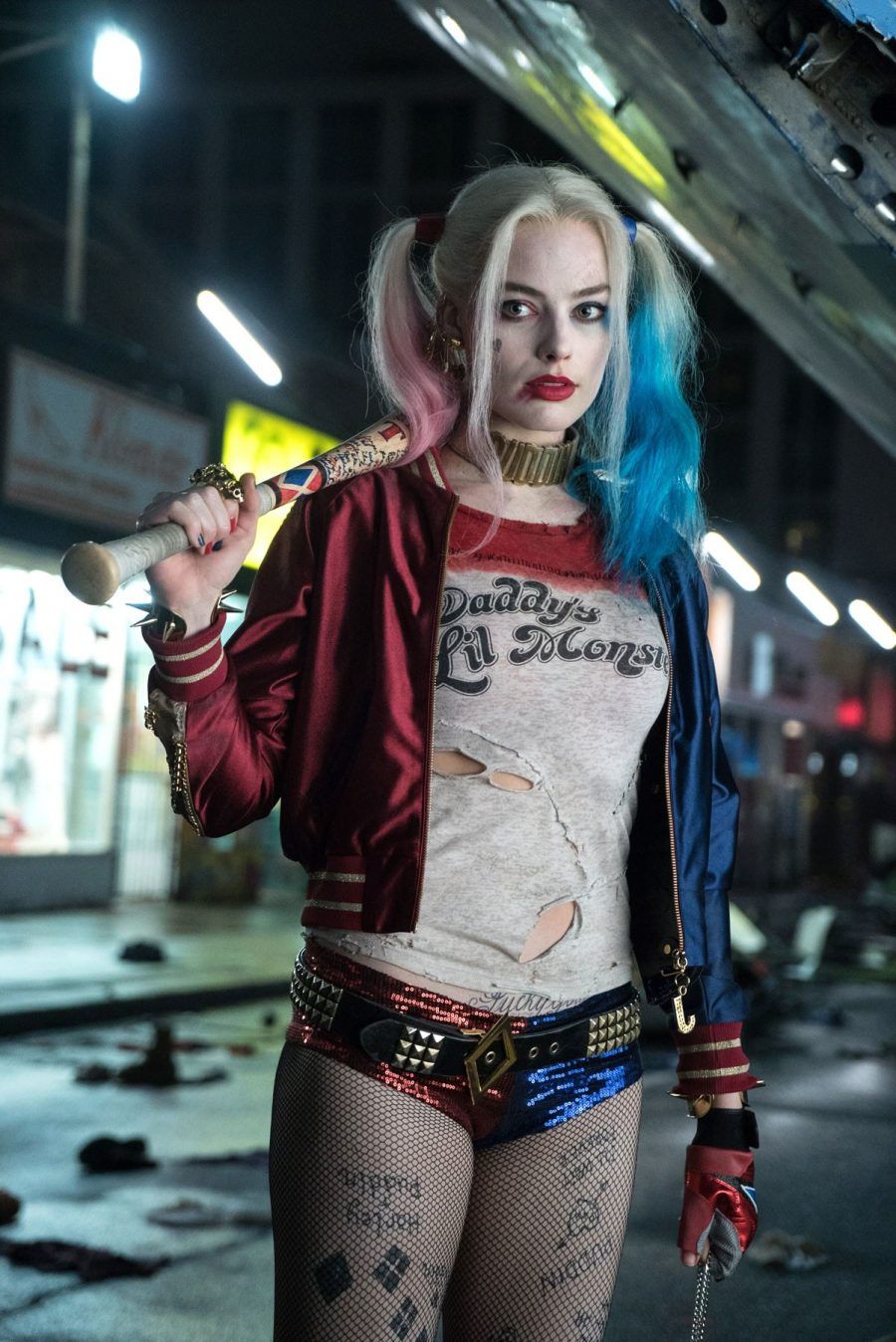 ...che poi, vorrei vedere quante ventenni possono davvero competere con Margot Robbie, e la sua Harley Quinn...