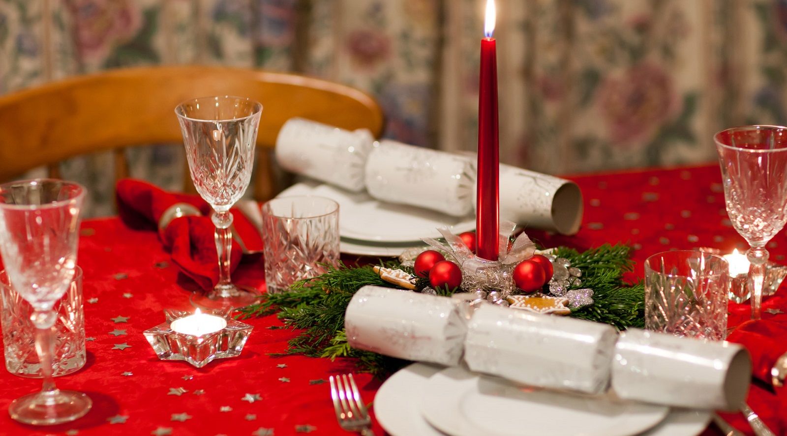 10 consigli per addobbare la tavola di Natale