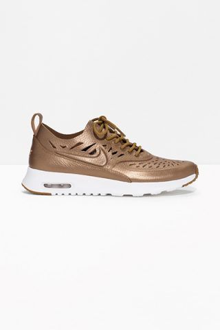 Nike Air Max Thea Joli 135 €