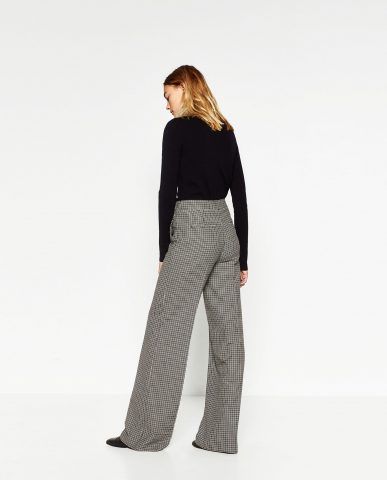 Pantaloni larghi a quadri Zara €59,95