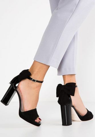KATE SPADE 320€