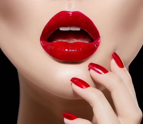 Come avere labbra carnose con il make up e non solo