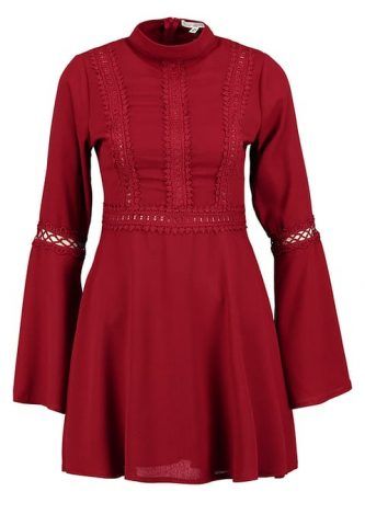 Abito burgundy Miss Guided €49