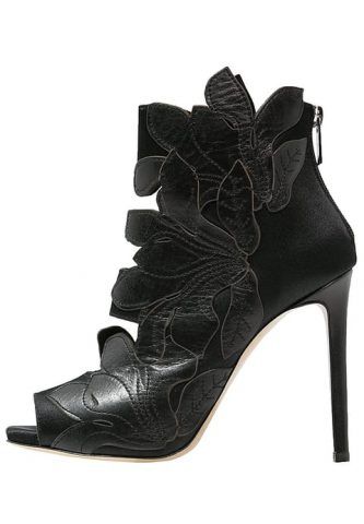 PINKO 490€