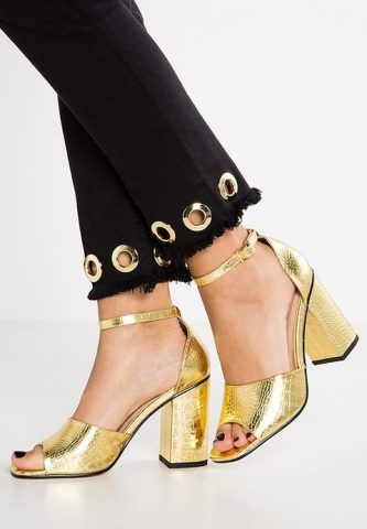 RIVER ISLAND 65€