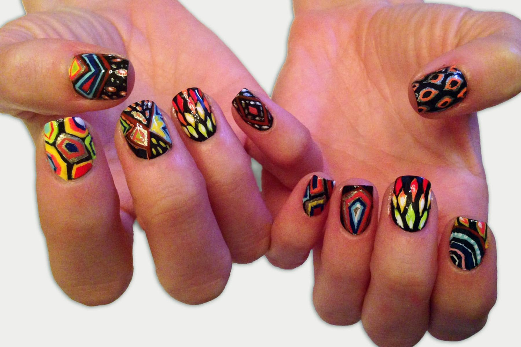 La nail art con opere d’arte da sfoggiare sulle mani