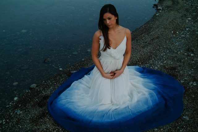 abiti da sposa 2017 dip-dyed: blu