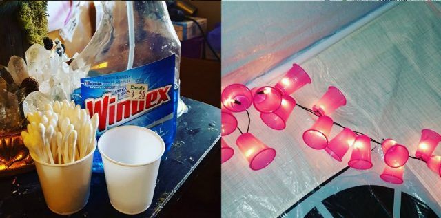 Bicchieri di plastica portaoggetto e filo di luci fatto con bicchieri di plastica