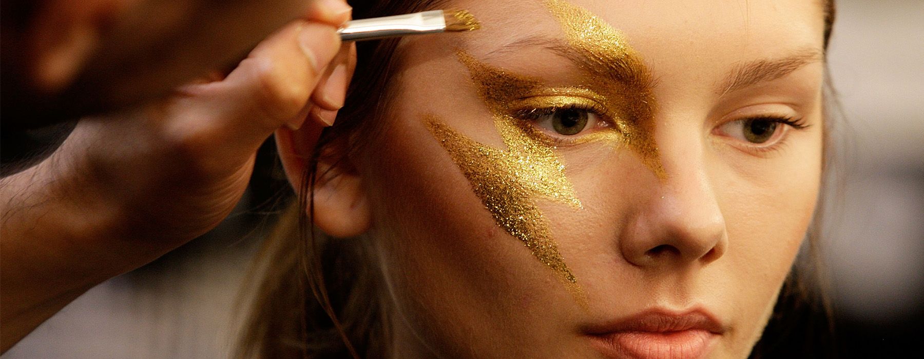 Make-up glitter per le feste natalizie