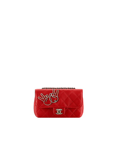 Borsa in pelle di agnello, strass e applicazione in metallo Chanel €2,790