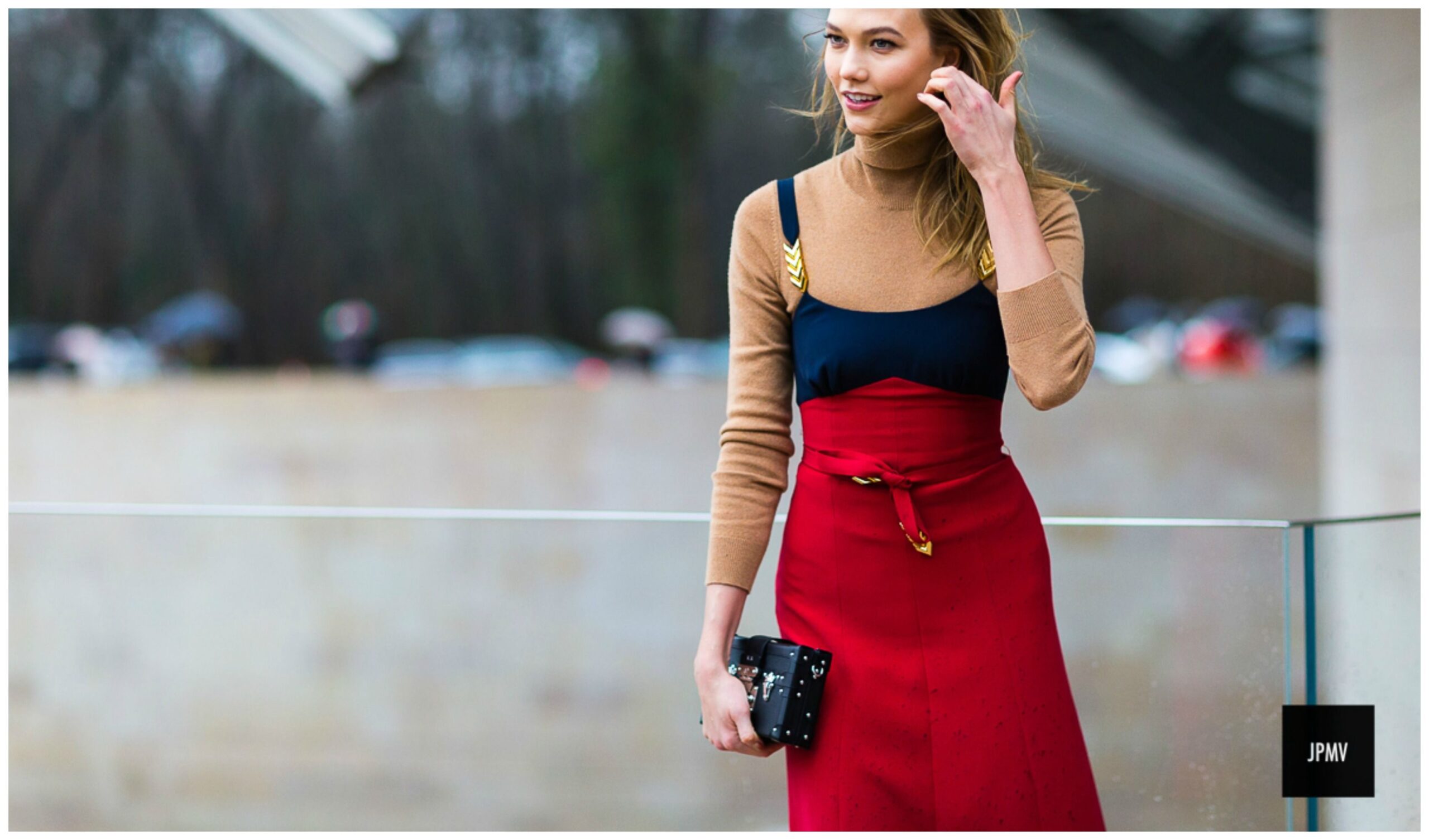 Maglione e abito elegante, il nuovo trend dell’inverno 2017