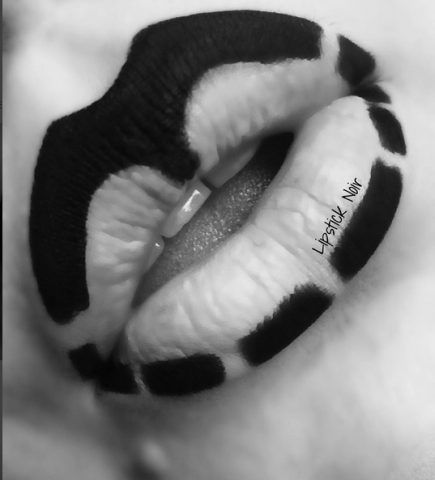 Negative Space Lip Art: rossetto nero