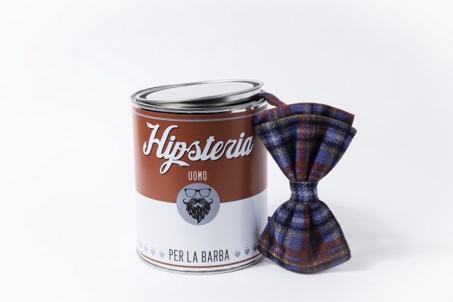 Hipsteria, linea di prodotti per la cura della barba, Papillon: cuciti a mano e più grandi per essere visibili sotto la barba.