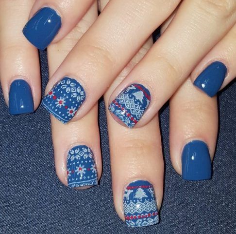Ugly Sweater Nails, blu e bianco