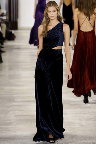 Indossate il velluto, abito in velluto blu - dalla sfilata di Ralph Lauren