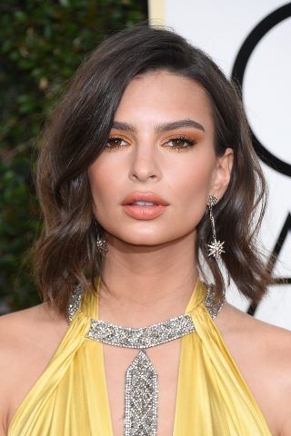 Lob leggermente mosso per Emily Ratajkowski