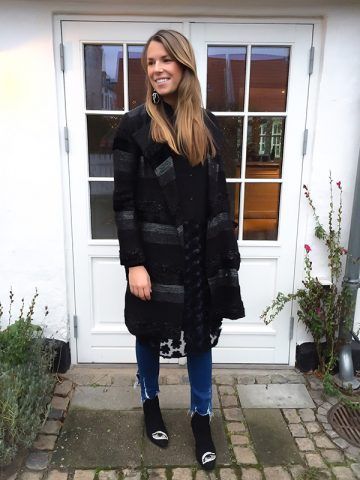 Cappotto midi e jeans - Dal blog Laura Lawaetz