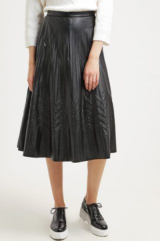 Banana Republic (63 €)