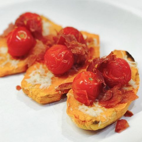 Sweet potato toast con i pomodorini