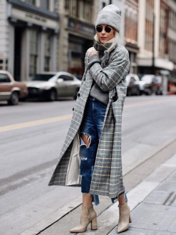 Cropped jeans e stivaletti - Dal blog Happily Grey
