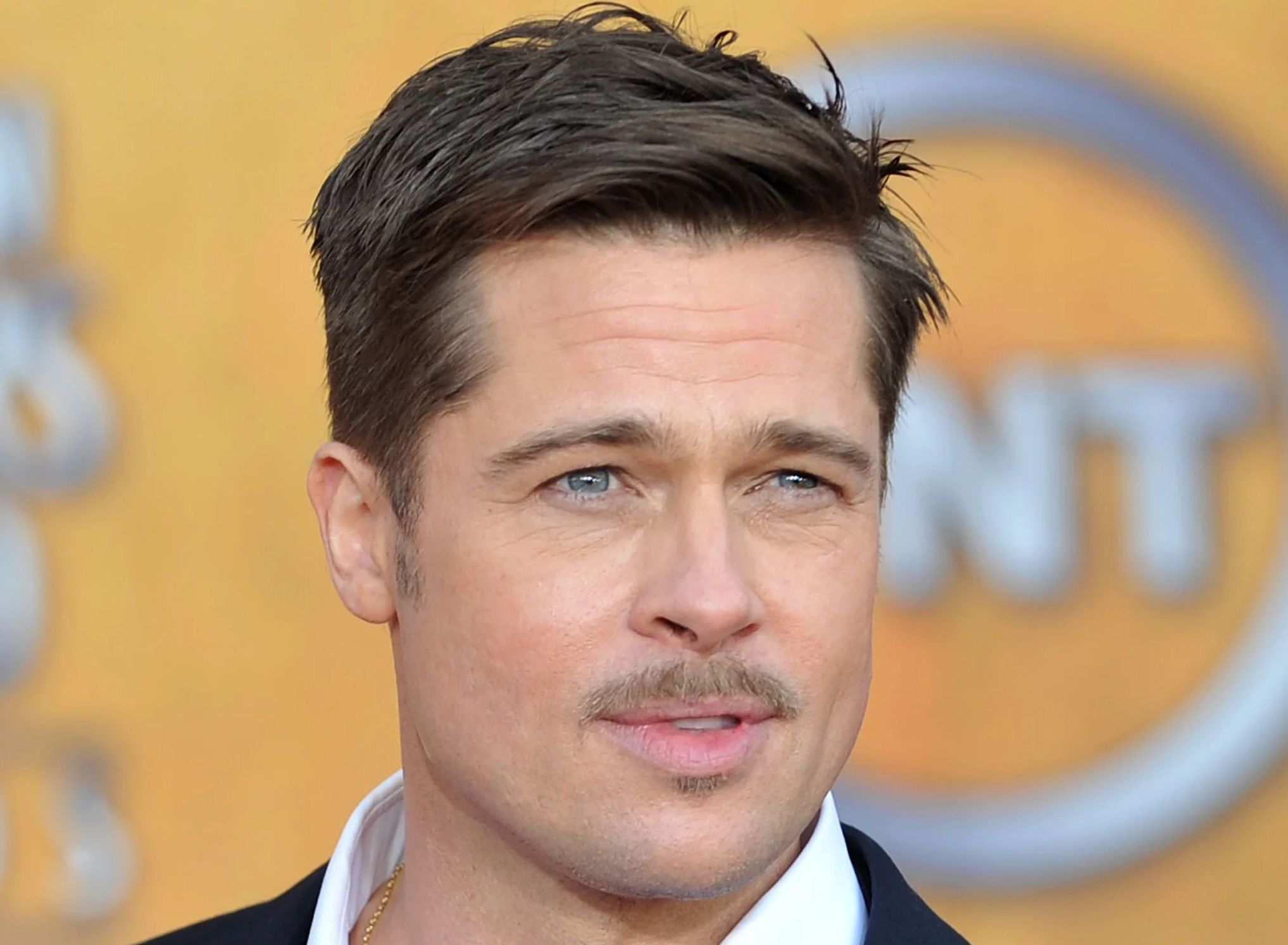 Бред пит список. Brad Pitt. Брэд Питт в 35 лет. Брэд Питт 2023. Брэд Питт фото.