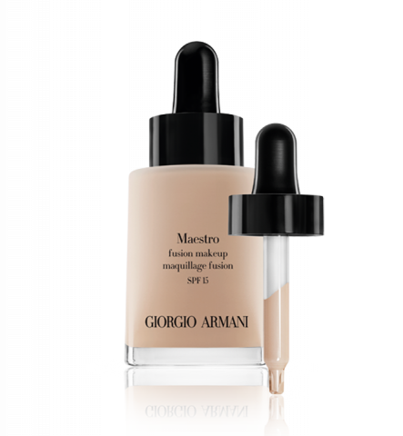 Maestro di Giorgio Armani, è un fondotinta composto da finissimi pigmenti in olio, che insieme creano un'emulsione leggera e coprente, che si fonde perfettamente con l'incarnato. €54