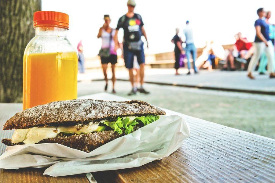 Classico panino pre allenamento, mix di proteine e carboidrati