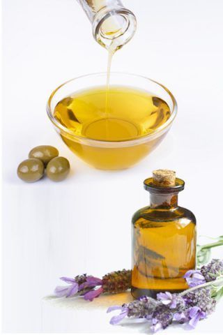 Olio d'oliva e olio essenziale di lavanda