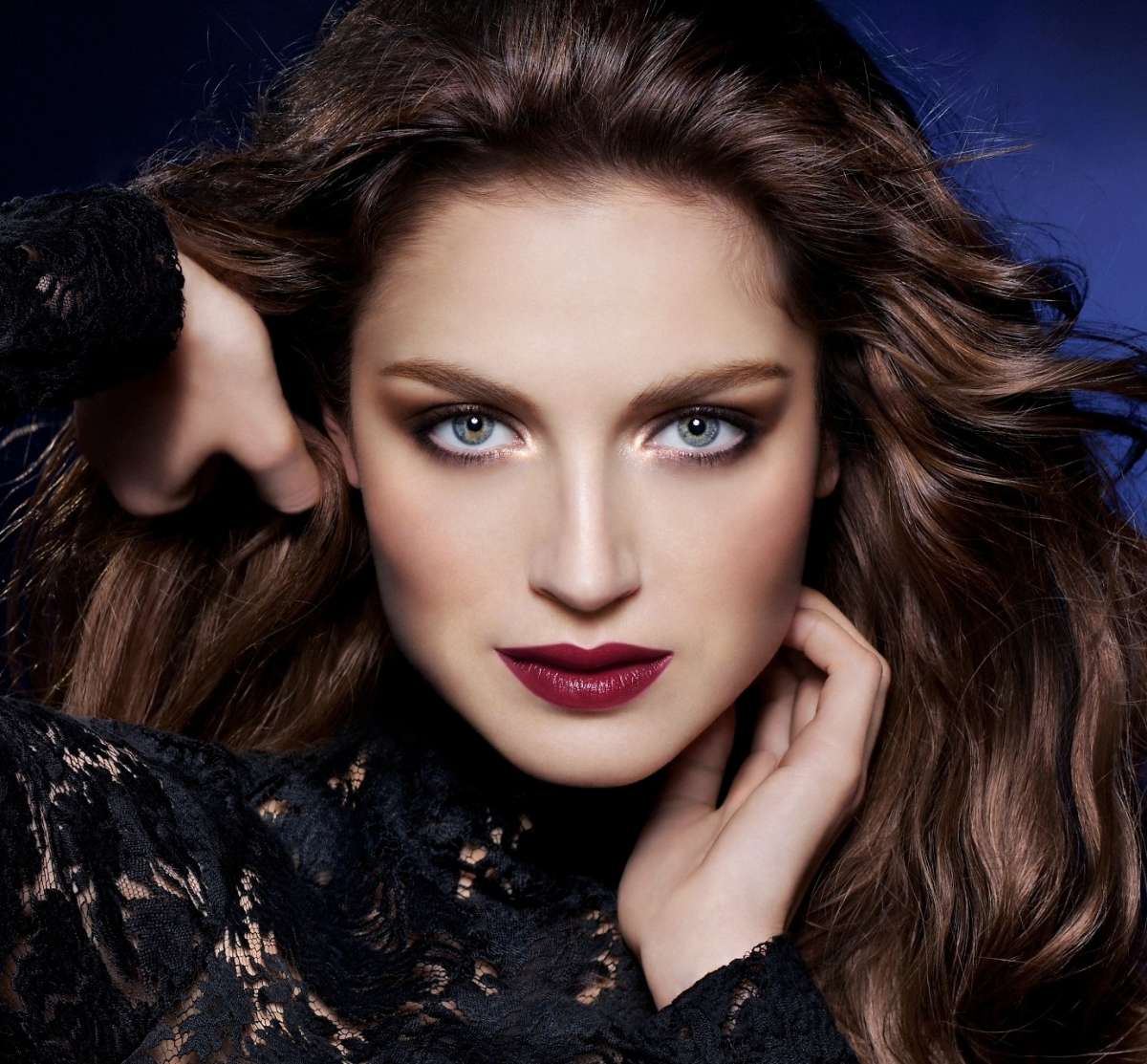 I prodotti da acquistare per realizzare un make up bordeaux