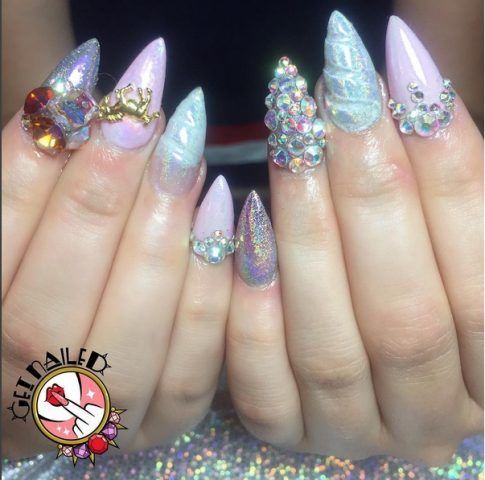 Nail art unicorno