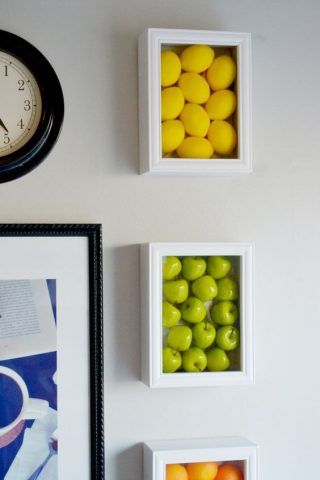 Limoni e frutta varia